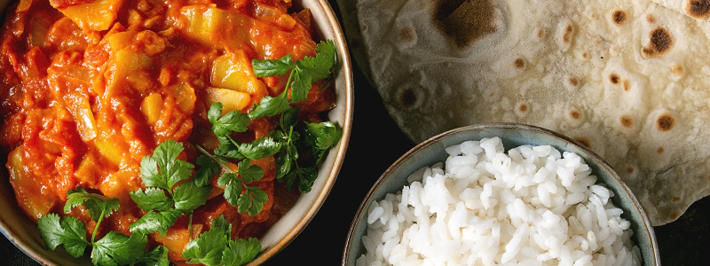 Spicy curry ideas for cold winter days with rice and bread